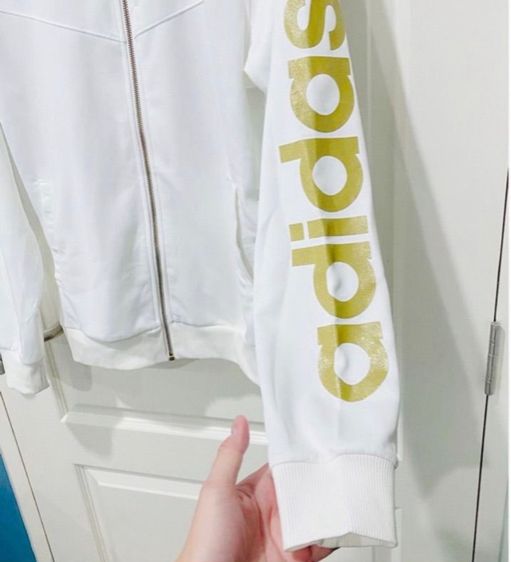 เสื้อวอร์มสีขาว แบรนด์ addidas Neo รูปที่ 4