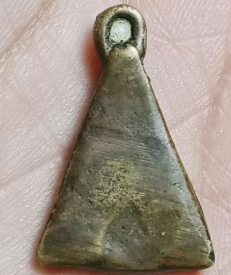 เหรียญหล่อสามเหลี่ยมหลวงปู่รอด รูปที่ 2