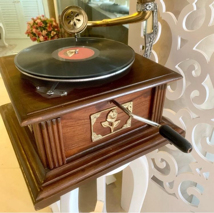 เครื่องเล่นแผ่นเสียงเก่า รูปที่ 4