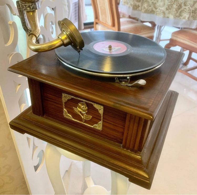 เครื่องเล่นแผ่นเสียงเก่า รูปที่ 5