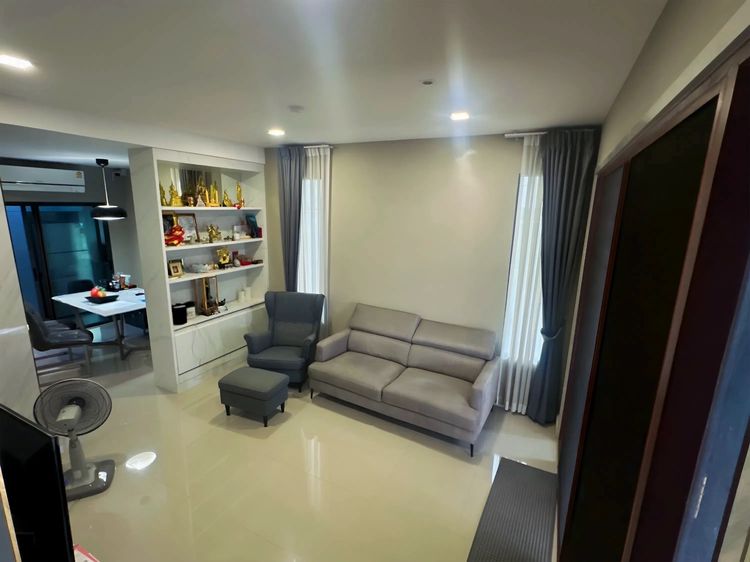 Pruksa มีบางส่วน บ้านริม 3 ชั้น พื้นที่ใช้สอยใหญ่ 161 ตร.ม.  Patio อ่อนนุช–มอเตอร์เวย์  ต่อเติมครบ พร้อมอยู่