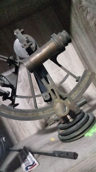 เข็มทิศเดินเรือ sextant แบบกล้องดูทิศดาว  รูปที่ 2