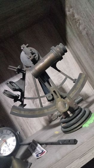 เข็มทิศเดินเรือ sextant แบบกล้องดูทิศดาว  รูปที่ 4