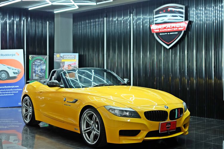รถ BMW Z4 2.0 sDrive20i M Sport Package สี เหลือง