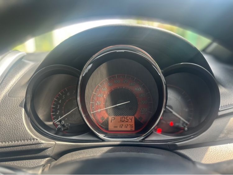 Toyota Yaris 2014 1.2 J Sedan เบนซิน เกียร์อัตโนมัติ ดำ รูปที่ 4