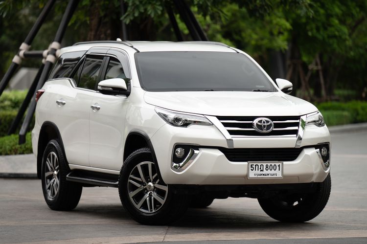 Toyota Fortuner 2016 2.8 V 4WD Utility-car ดีเซล ไม่ติดแก๊ส เกียร์อัตโนมัติ ขาว รูปที่ 2