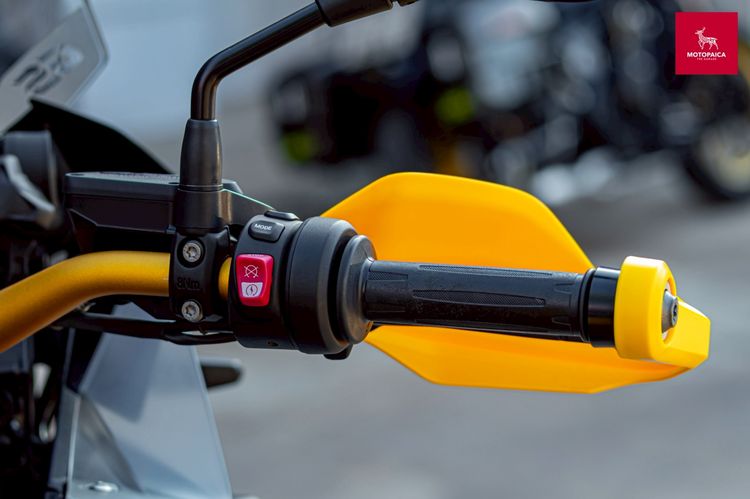 Bmw R1250GSA 40Th. ปี2021 มือเดียว วิ่ง4,000Km. พร้อมออกทริป รูปที่ 13