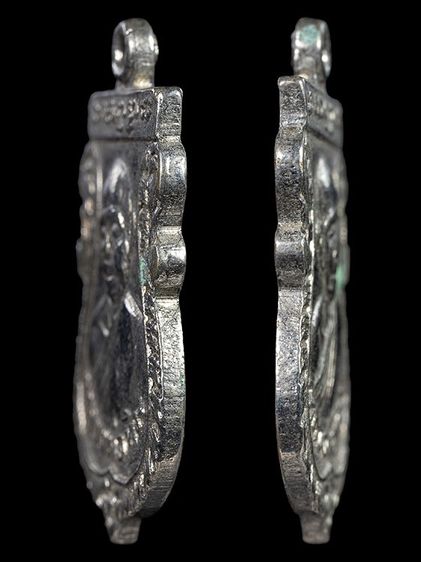 หรียญหลวงปู่ทิม วัดละหารไร่ หลัง หลวงพ่อสำราญ ที่ระลึกในงานผูกพัทธสีมาวัดหนองแฟบ จ.ระยอง ปี 2519 รูปที่ 3