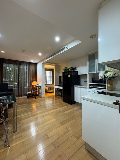 ลดราคา ขายคอนโด พร้อมผู้เช่า โคเรสซิโอ สาทร-พิพัฒน์ ซอย พิพัฒน์ สีลม บางรัก 1 ห้องนอน พร้อมอยู่ ราคาถูก