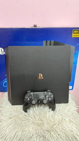 Sony เครื่องเกมส์โซนี่ เพลย์สเตชั่น PS4 (Playstation 4) เชื่อมต่อไร้สายได้ PlayStation4 Pro 1TB (CUH-7106 B) Jet Black มือ2