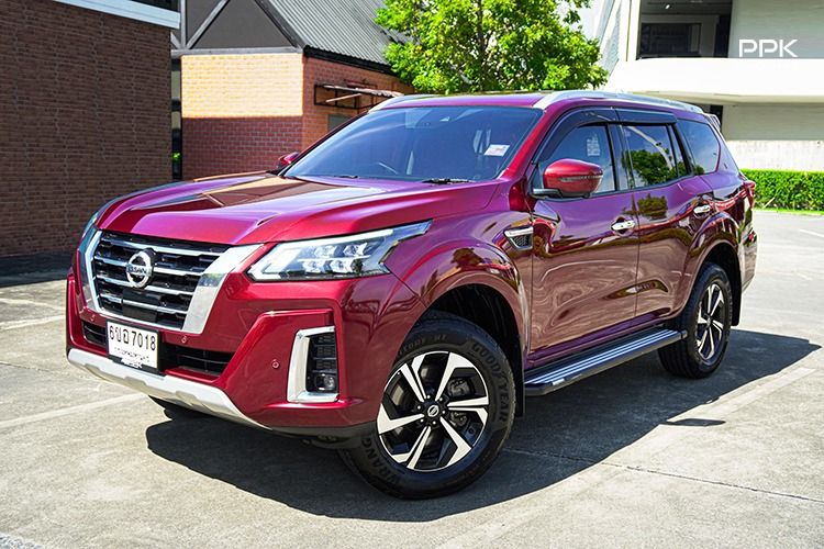 รถ Nissan Terra 2.3 VL 4WD สี แดง