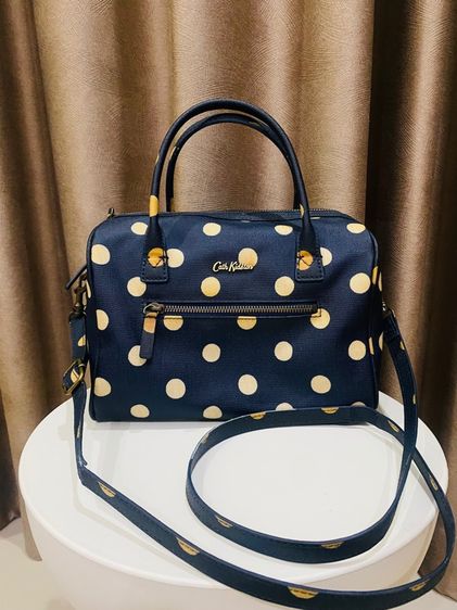 Sold out Cath Kidston Bowler Crossbody กระเป๋าทรงบอสตัน โบลเลอร์ ลายจุดน้ำเงินครีม (Navy  Ivory Polka Dot) รูปที่ 2