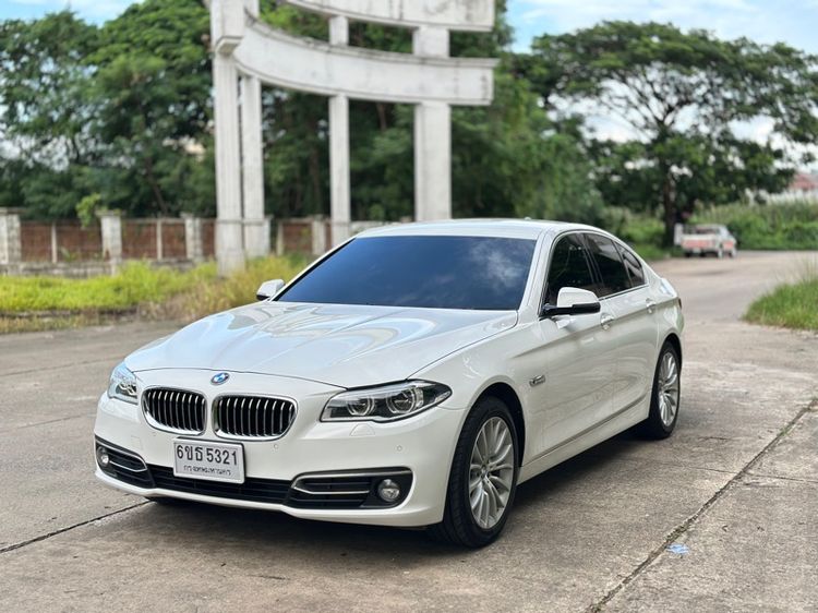 BMW Series 5 2016 528i Sedan เบนซิน เกียร์อัตโนมัติ ขาว
