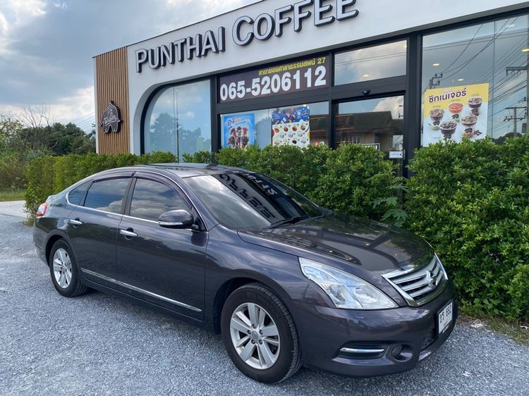 รถ Nissan Teana 2.0 200 XL สี ม่วง