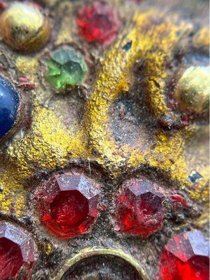 พระสมเด็จวังหน้าพิมพ์พิเศษประดับพลอย ลงรักปิดทอง ฝังตัวนะ หน้าหลัง  รูปที่ 9