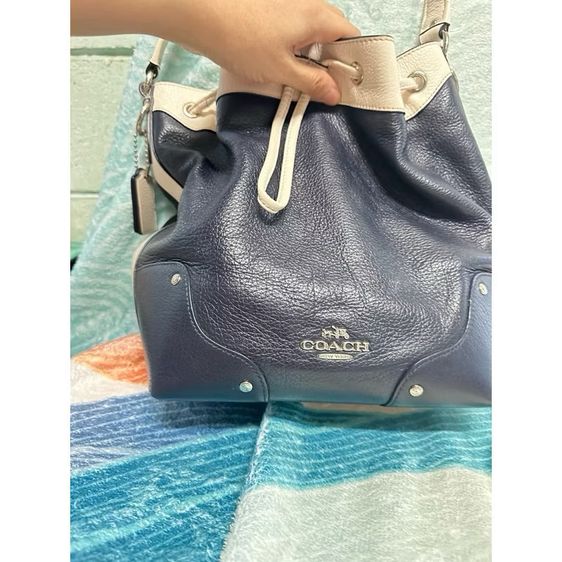 กระเป๋า Coach ทรงขนมจีบ สีกรมตัดขาว หนังนิ่มมาก  รูปที่ 3