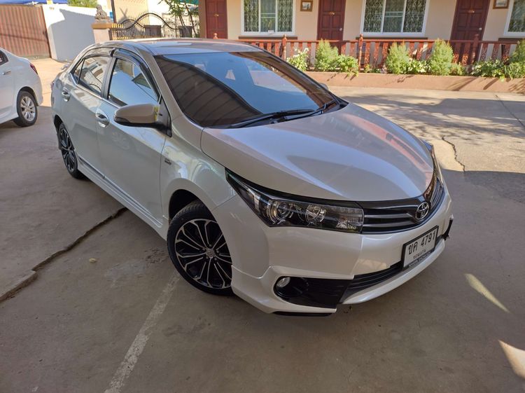 รถ Toyota Altis 1.8 Esport สี ขาว