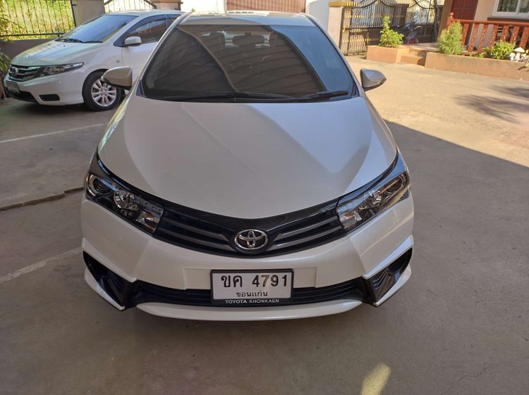 Toyota Altis 2015 1.8 Esport Sedan เบนซิน ไม่ติดแก๊ส เกียร์อัตโนมัติ ขาว รูปที่ 4