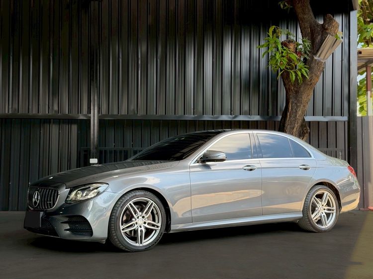 รถ Mercedes-Benz E-Class E220 สี เทา