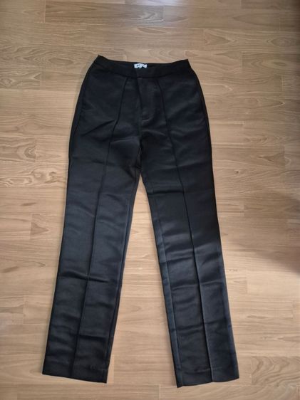 กางเกง Quinn size L สีดำ เนื้อผ้าดีมาก ราคาเต็ม 2,490 บาท
