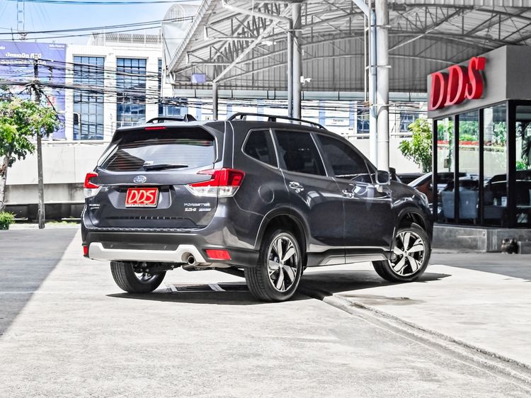 Subaru Forester 2023 2.0 i-S EyeSight Utility-car เบนซิน เกียร์อัตโนมัติ เขียว รูปที่ 2