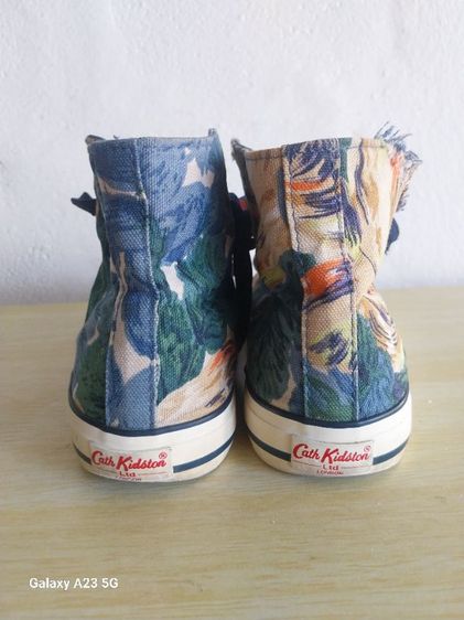 รองเท้าผ้าใบหุ้มข้อ ลายดอกไม้ Cath Kidston รูปที่ 2