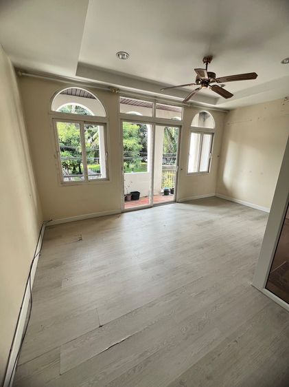 มีบางส่วน อื่นๆ ให้เช่าทาวน์โฮม 3 ชั้น – หลังเซียร์รังสิต (เดินเพียงไม่กี่นาที) รูปที่ 4