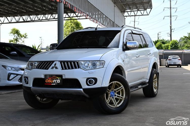 รถ Mitsubishi Pajero Sport 2.5 GT สี ขาว