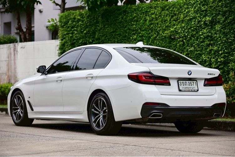BMW Series 5 2021 520d Sedan ดีเซล ไม่ติดแก๊ส เกียร์อัตโนมัติ ขาว รูปที่ 3