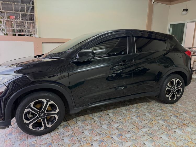 Honda HR-V 2014 1.8 E เบนซิน เกียร์อัตโนมัติ ดำ รูปที่ 2