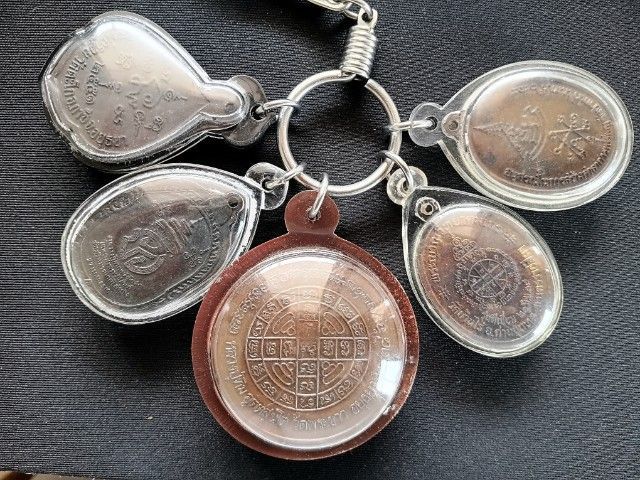 เหรียญหลวงพ่อฯสะสมจะยกพวงหรือแยกสนใจทักมา ค่าส่ง100 รูปที่ 6