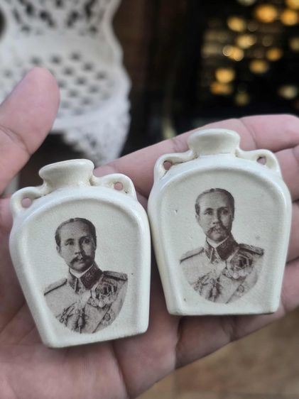 ขวดยานัตถุ์ขาวแตกลายงาสวยๆ เสด็จพ่อ ร.5 งานเก่า