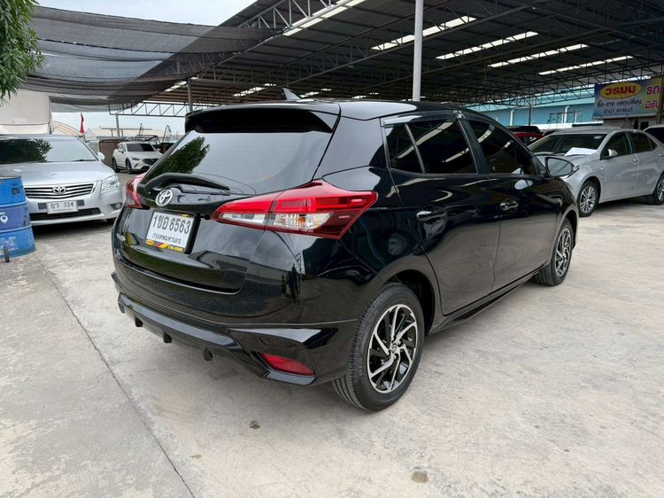 Toyota Yaris 2016 1.2 Sport Sedan เบนซิน ไม่ติดแก๊ส เกียร์อัตโนมัติ ดำ รูปที่ 4