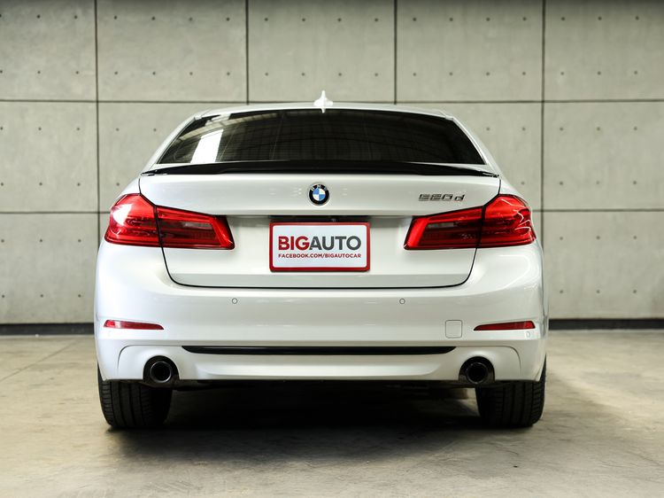 BMW Series 5 2018 520d Sedan ดีเซล ไม่ติดแก๊ส เกียร์อัตโนมัติ บรอนซ์เงิน รูปที่ 4