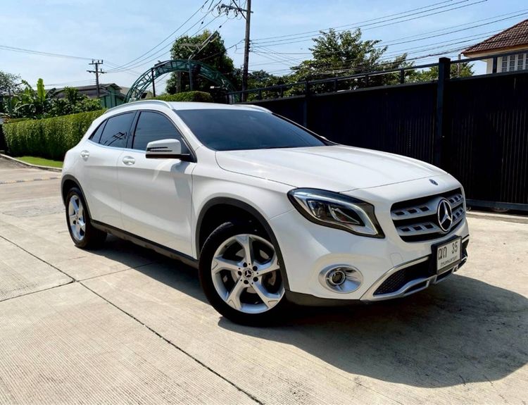 รถ Mercedes-Benz CLA-Class CLA200 สี ขาว