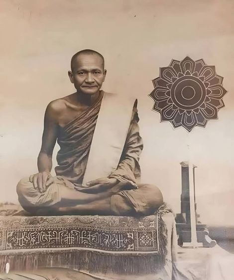 พระหลวงพ่อปาน วัดบางนมโค รุ่นแรก สภาพผ่านการใช้มาบ้าง เลี่ยมโบราณจับขอบมาแต่เดิม พระสภาพสวยเก่าน่ารัก น่าใช้ แบ่งปันบูชาราคาเบาๆครับ รูปที่ 7