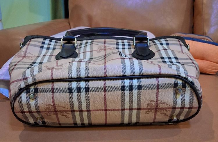กระเป๋า Burberry เเท้ สภาพสวยราคาน่ารัก รูปที่ 3