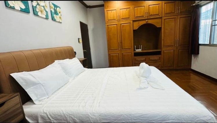 ตกแต่งครบ ขายบ้าน Ekmaongkol Village Pattaya, Villa 4 ห้องนอน 3 ห้องน้ำ พร้อมสระว่ายน้ำ รูปที่ 2