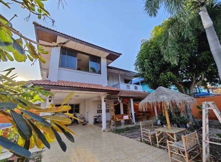 ขายบ้าน Ekmaongkol Village Pattaya, Villa 4 ห้องนอน 3 ห้องน้ำ พร้อมสระว่ายน้ำ