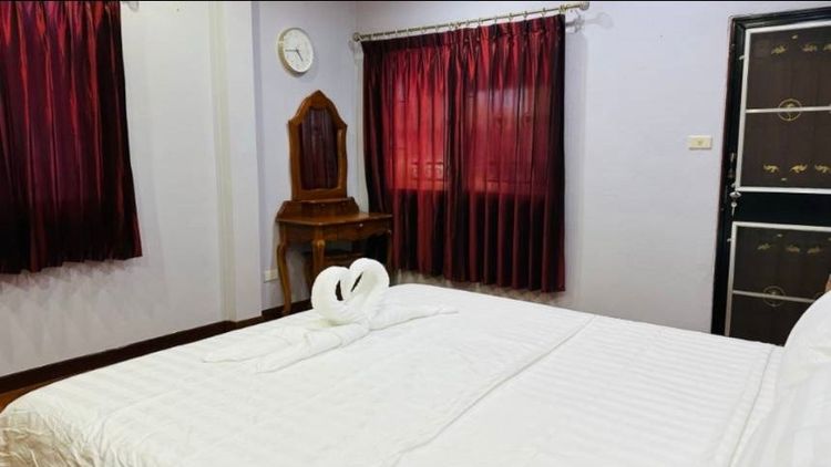 ตกแต่งครบ ขายบ้าน Ekmaongkol Village Pattaya, Villa 4 ห้องนอน 3 ห้องน้ำ พร้อมสระว่ายน้ำ รูปที่ 3