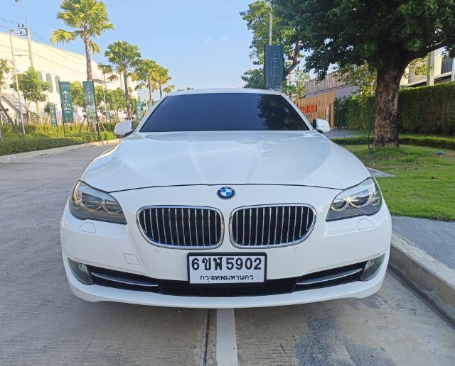 BMW Series 5 2014 520d Sedan ดีเซล ไม่ติดแก๊ส เกียร์อัตโนมัติ ขาว รูปที่ 2