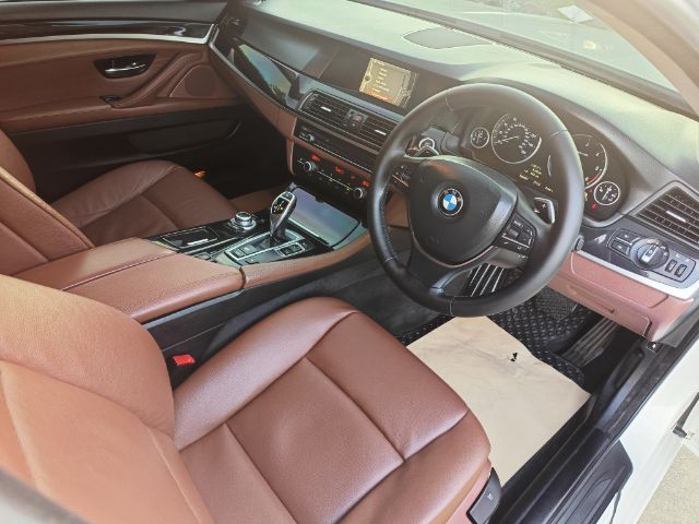 BMW Series 5 2014 520d Sedan ดีเซล ไม่ติดแก๊ส เกียร์อัตโนมัติ ขาว รูปที่ 3