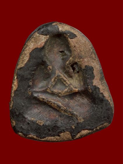 พระปิดตาหลังแบบ  หลวงพ่อแก้ววัดเครือวัลย์ จังหวัดชลบุรี ฝังตะกรุดทองคำ3ดอก รูปที่ 2