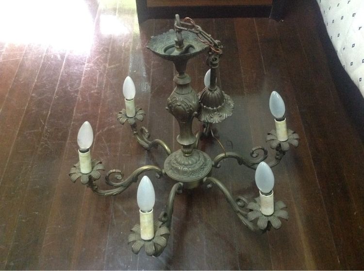 โคมไฟ บรอนส์