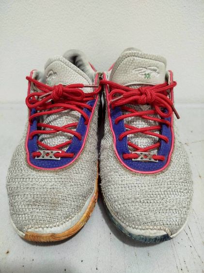 รองเท้าบาส Lebron 20 สี Light Silver Orange Hyper Royal Blue Yellow.