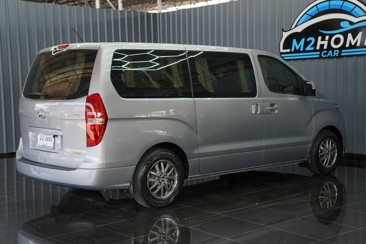 Hyundai H-1  2018 2.5 Maesto Touring Van ดีเซล เกียร์อัตโนมัติ บรอนซ์เงิน รูปที่ 4
