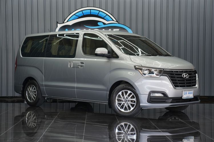 Hyundai H-1 2018 2.5 Maesto Touring Van ดีเซล เกียร์อัตโนมัติ บรอนซ์เงิน รูปที่ 3