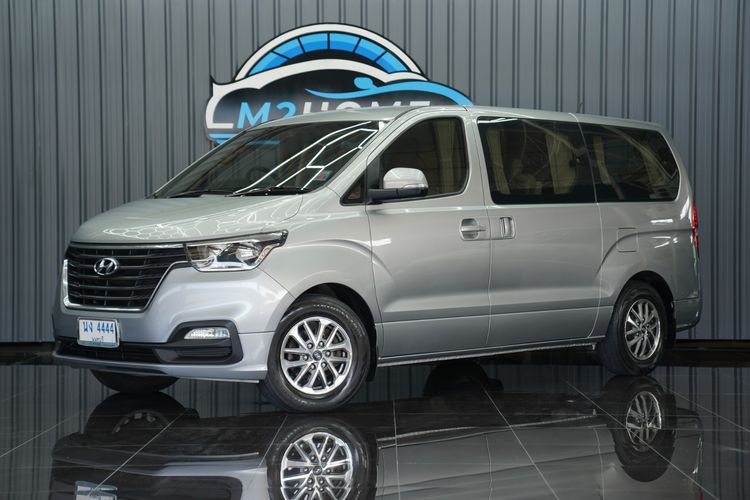 รถ Hyundai H-1  2.5 Maesto Touring สี บรอนซ์เงิน