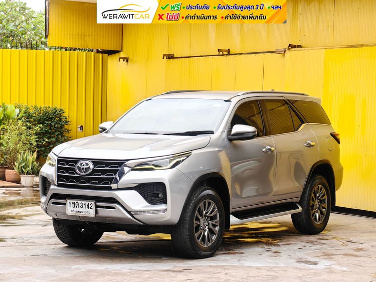 Toyota Fortuner 2020 2.4 Leader V 4WD Utility-car ดีเซล ไม่ติดแก๊ส เกียร์อัตโนมัติ บรอนซ์เงิน รูปที่ 3