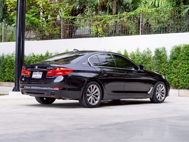 BMW Series 5 2020 530e Sedan ปลั๊กอินไฮบริด (PHEV) ไม่ติดแก๊ส เกียร์อัตโนมัติ ดำ รูปที่ 4